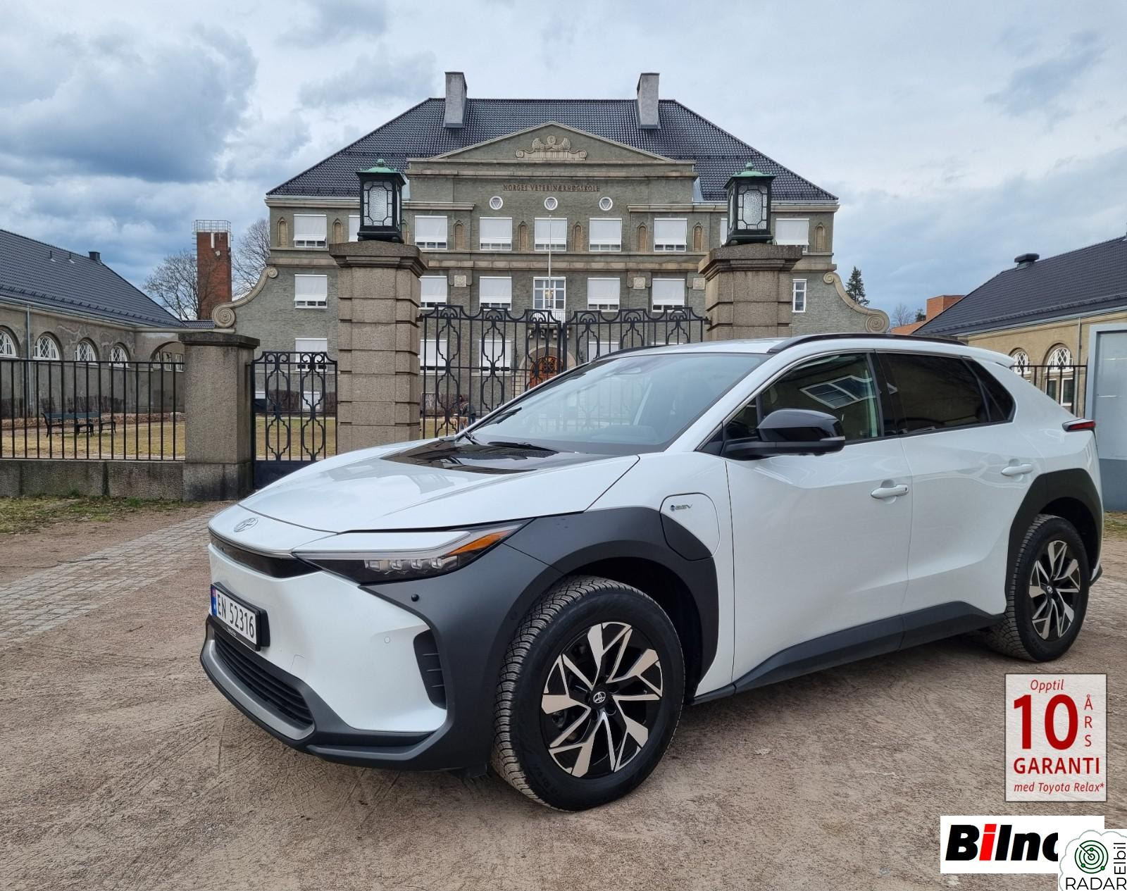 TOYOTA BZ4X AWD Executive // Skinn // 360 kamera // Adp.cruise //