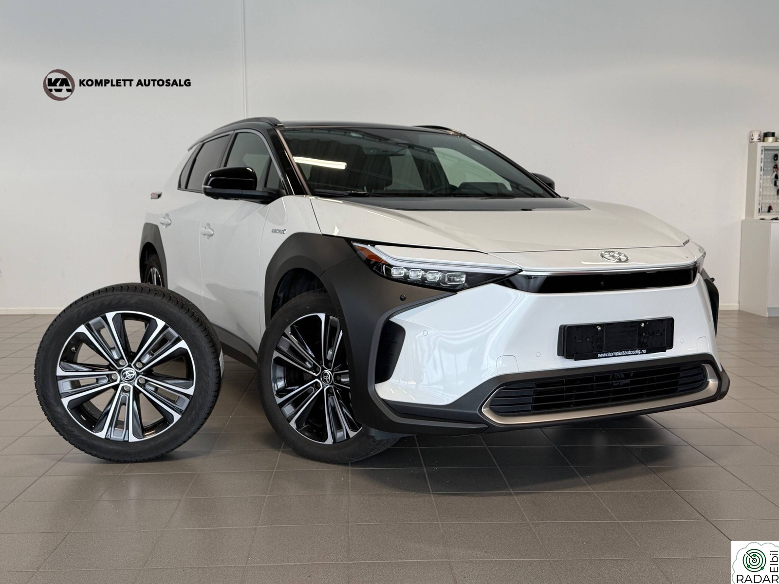 TOYOTA BZ4X Executive Bitone/Toppmodell/AWD/Pano/360/Memory/Krok