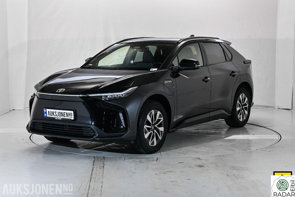 TOYOTA BZ4X AWD ACTIVE TECH HENGERFESTE KAMERA ADAPTIV CRUISE DELSK