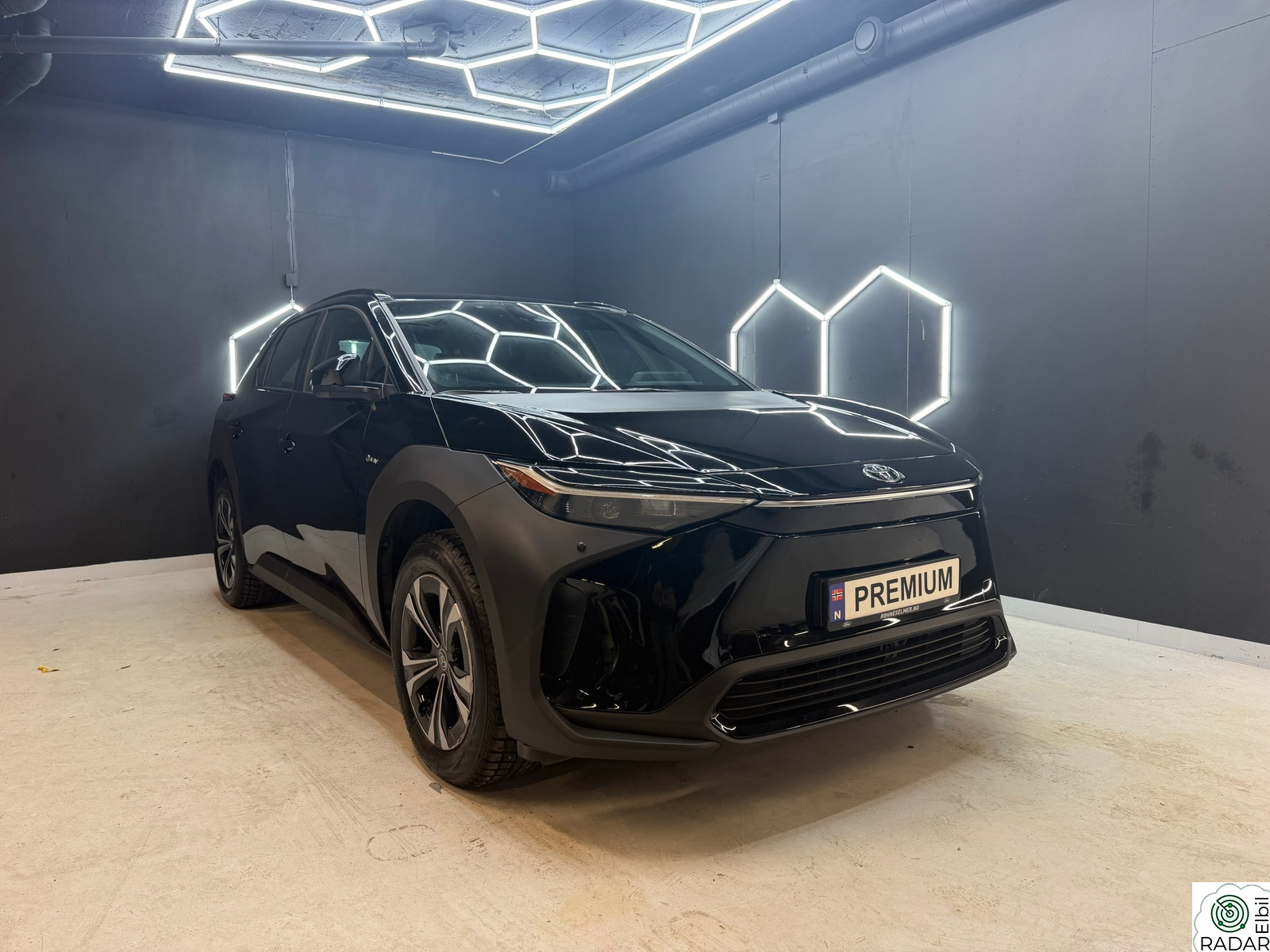 TOYOTA BZ4X AWD / VARMEPUMPE /ACC / R.KAMERA / LED / RATT+SETEVARME