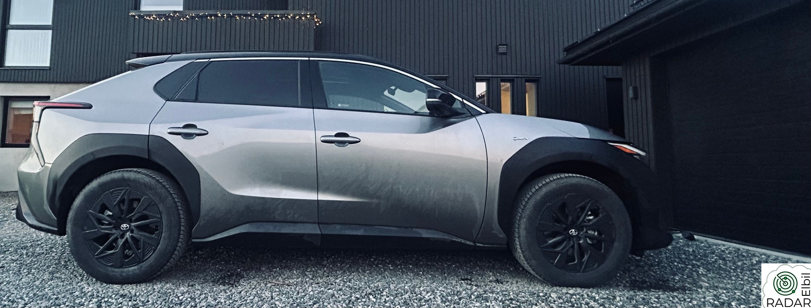 TOYOTA BZ4X AWD Executive Bitone