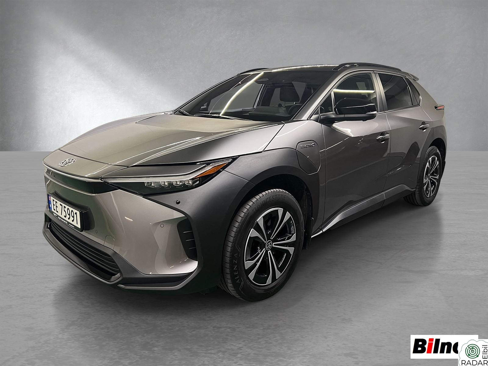 TOYOTA BZ4X AWD Active Tech // Adp.Cruise // 360 Kamera // Krok //