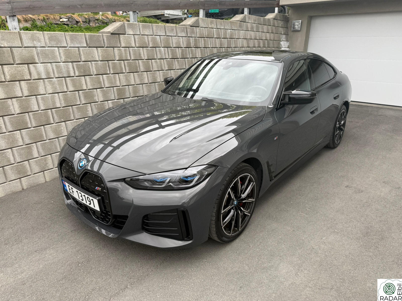 BMW i4 M50 Supercharged M50 Krok Rett fargekombo Topputstyrt M Pro