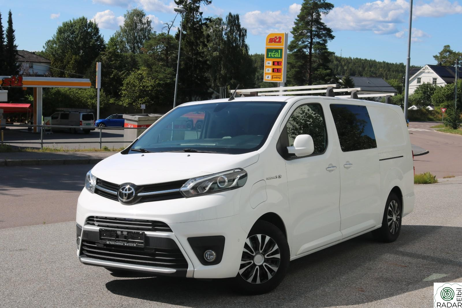 TOYOTA PROACE 75kWh L2 LANG 313KM AC DAB CRUISE NAVI R-KAMERA KROK++