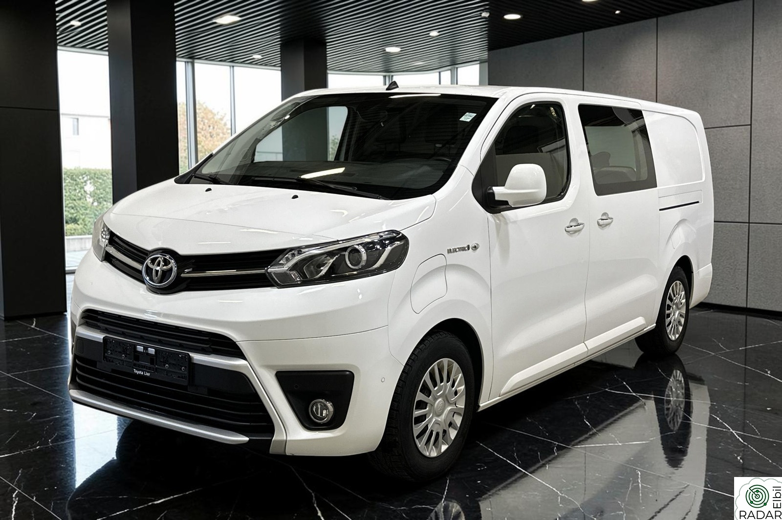 TOYOTA PROACE Electric 75kWt +L2 LANG UTGAVE+NY EU+NY SERVICE ++
