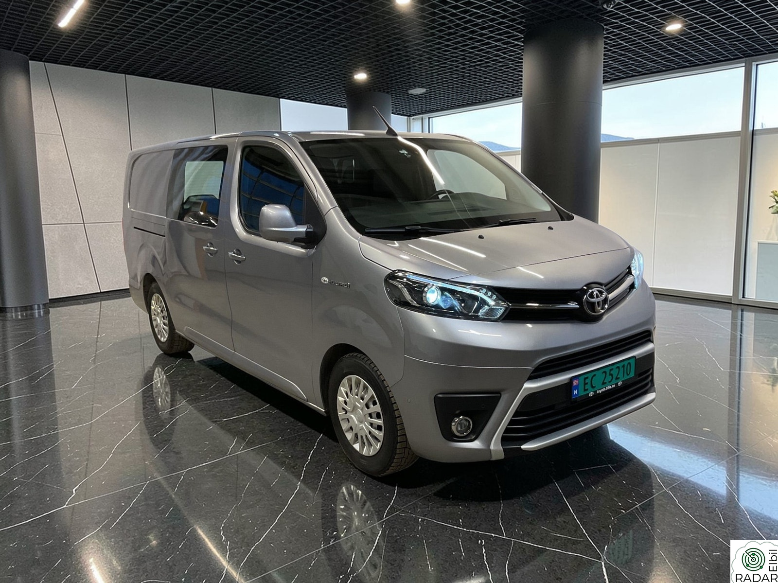 TOYOTA PROACE 75kwt+LAV KM+L2 LANG+NY EU 2027+KROK+R-KAMERA+313WLPT+
