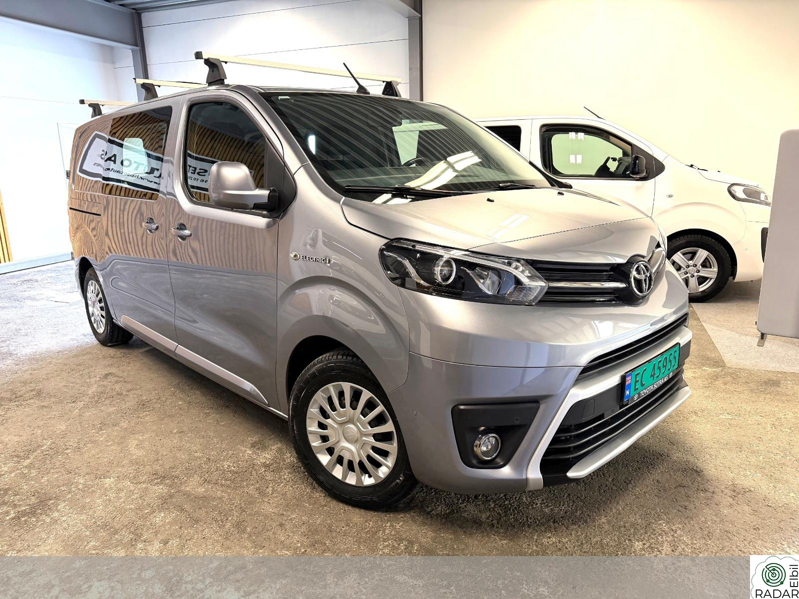 TOYOTA PROACE 75 kWh Comfort/Krok/Relax/Blis/Navi/BT/Takstativ