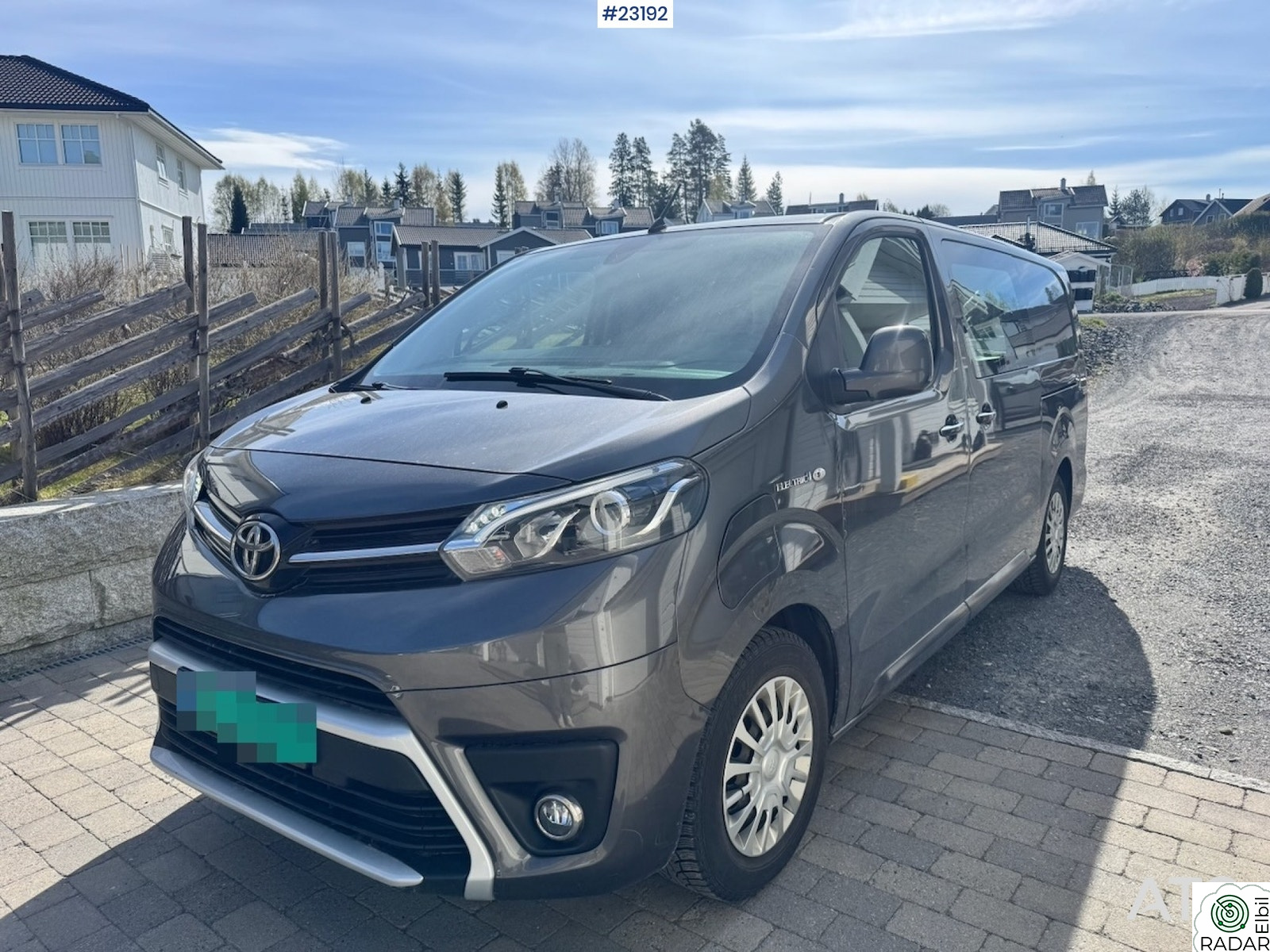 TOYOTA PROACE Varebil m/ 2 sett dekk.
