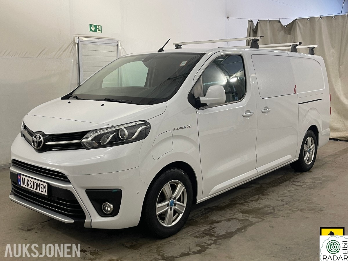 TOYOTA PROACE ELECTRIC 75 KWT L2 AUT LANG HENGERFESTE INNREDNING NAVI