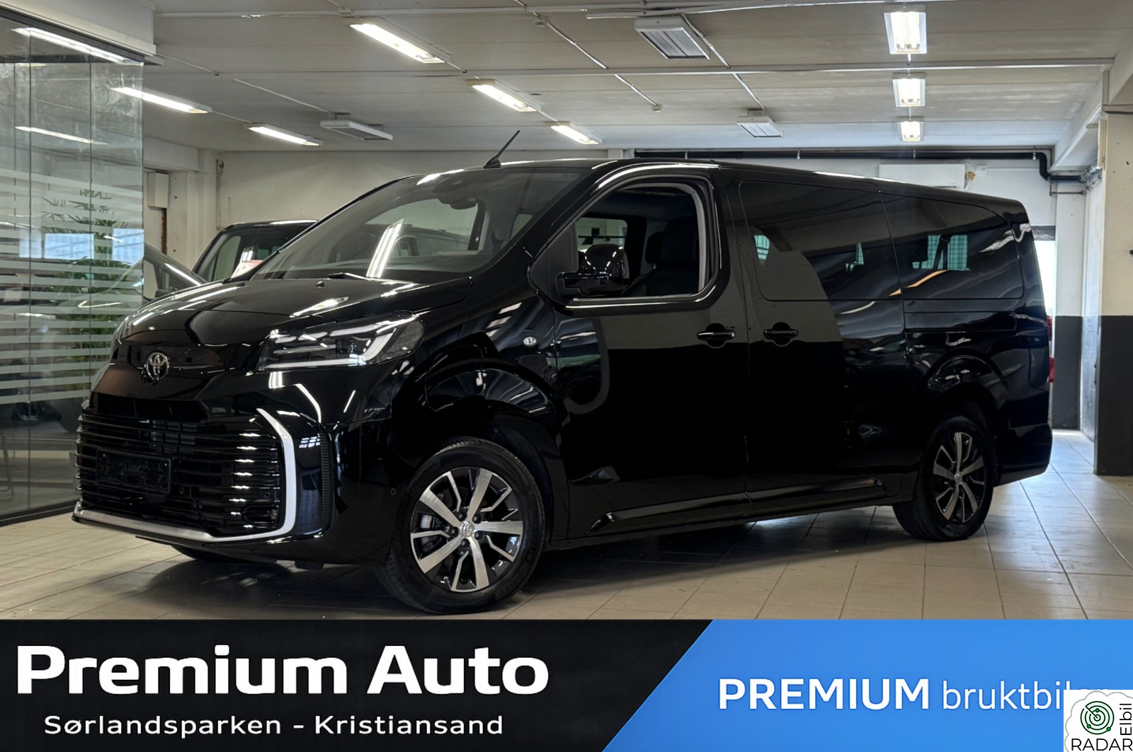 TOYOTA PROACE Family / 8-seter / Skinn / Skyview tak / R.kam