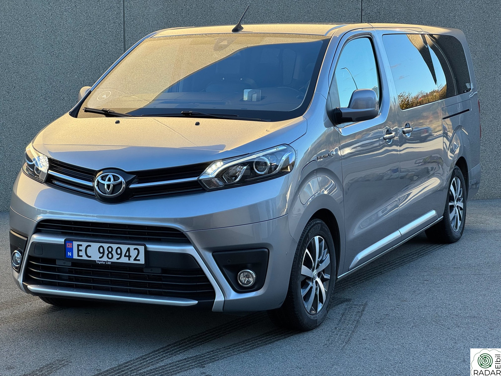 TOYOTA Proace Electric Lang Executive Family