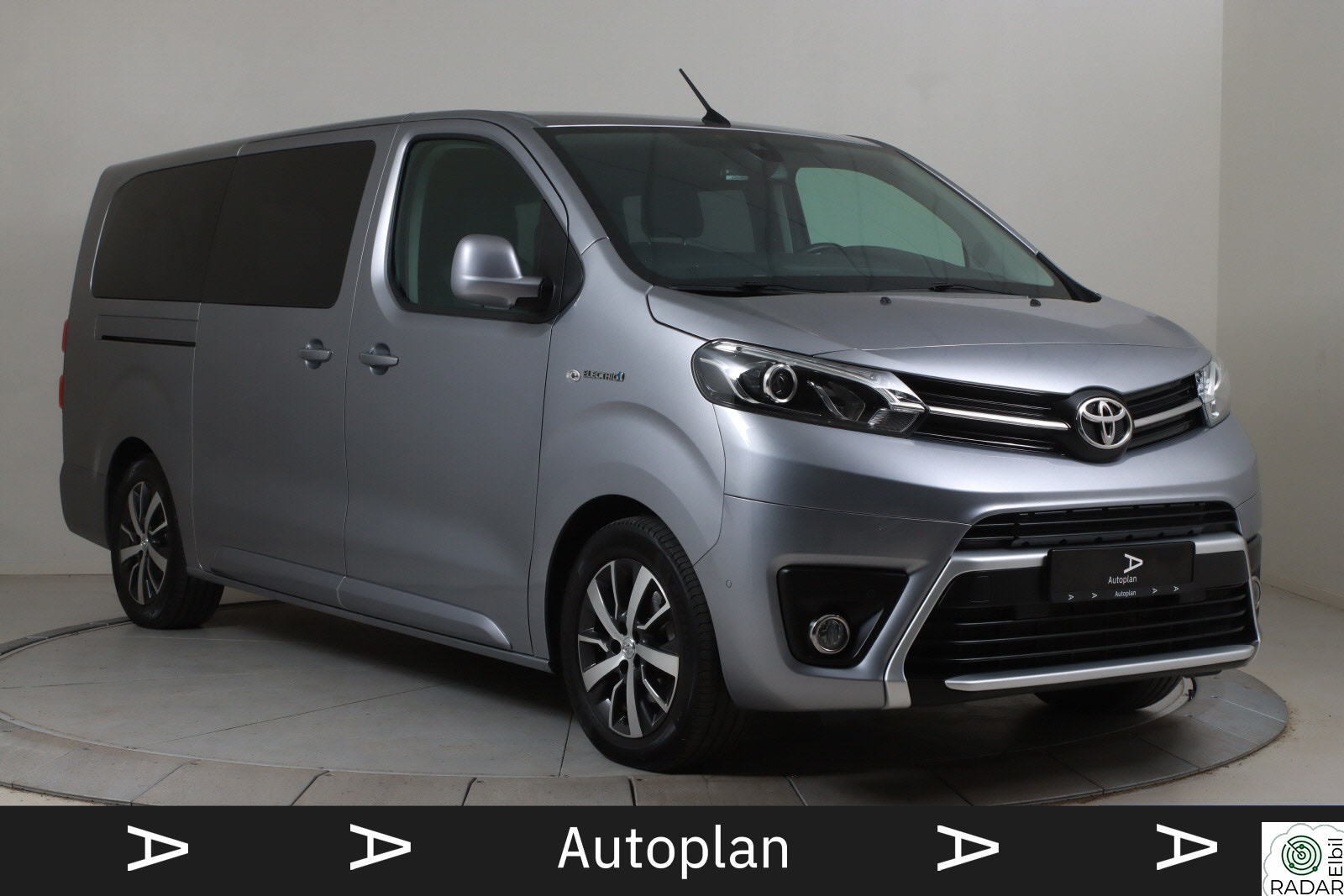 TOYOTA Proace Electric Lang Executive Family Cruise Kamera