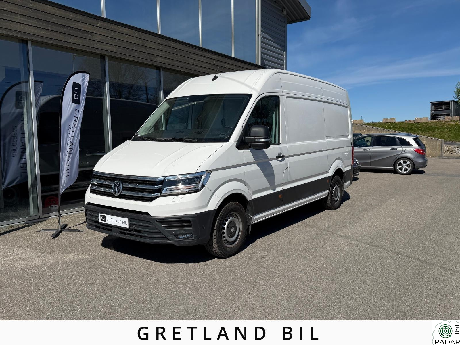 VOLKSWAGEN CRAFTER PRAKTISK ELEKTRISK VAREBIL MED INNREDNING/NAVI/KAMERA
