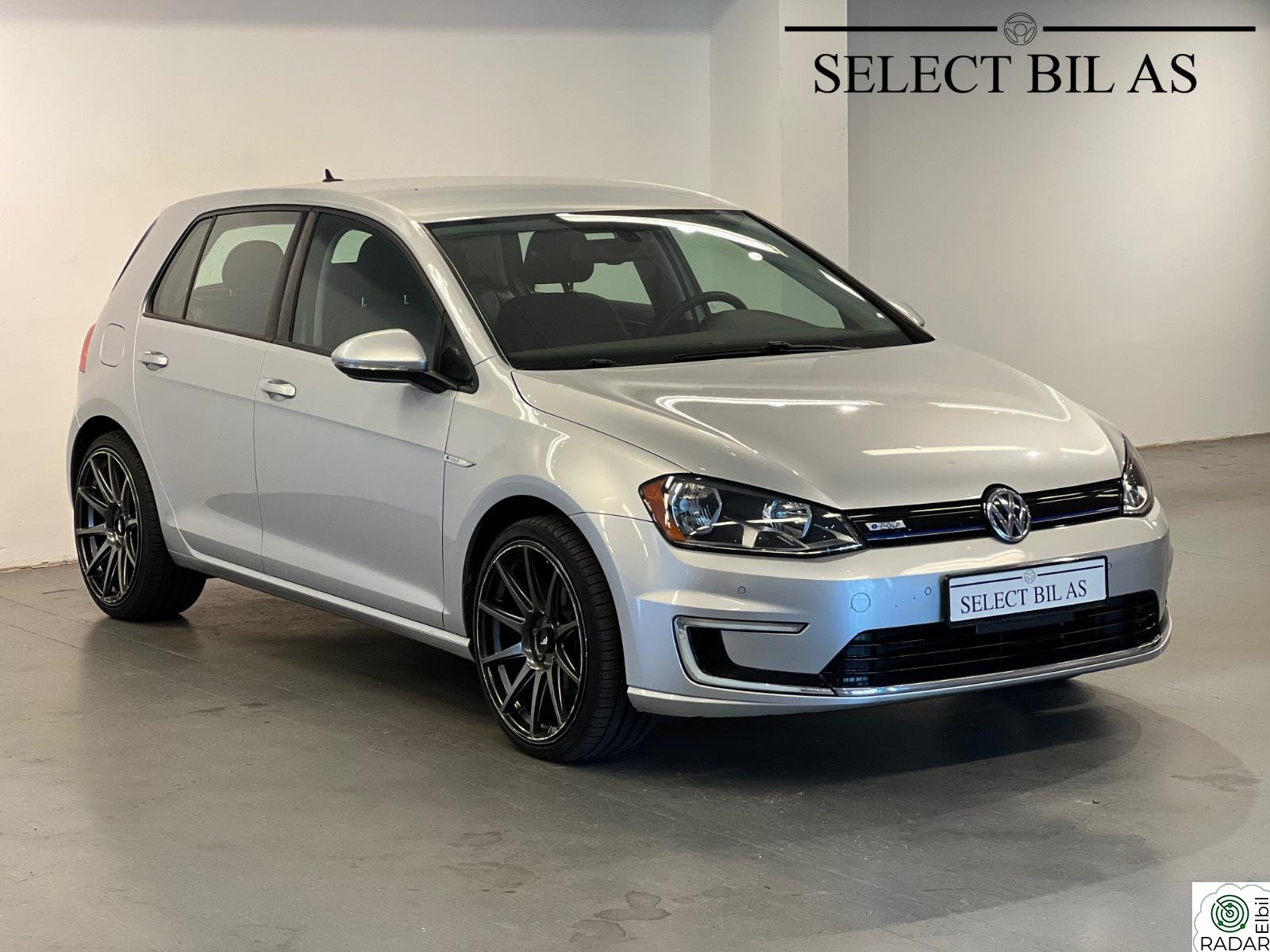 VOLKSWAGEN e-Golf E-Golf 85KW 116 HK/ Navi/ R.kam/ Automat/ EU 2026