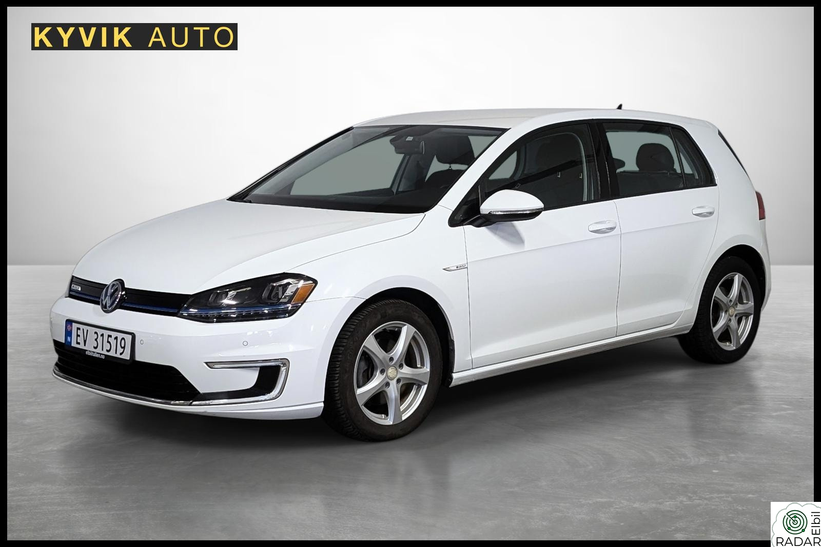 VOLKSWAGEN GOLF E / 115HK / R.KAMERA / CC / SKINN / EU.27++