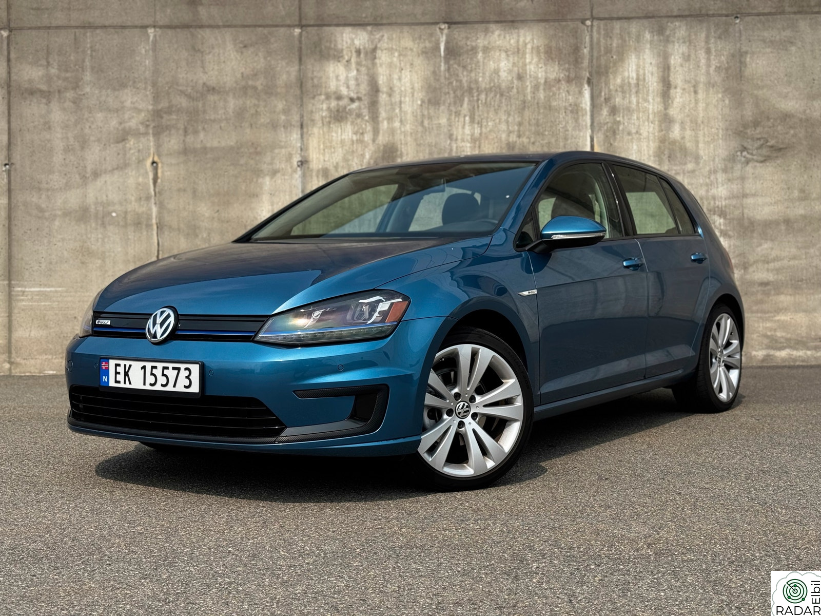 VOLKSWAGEN E-GOLF