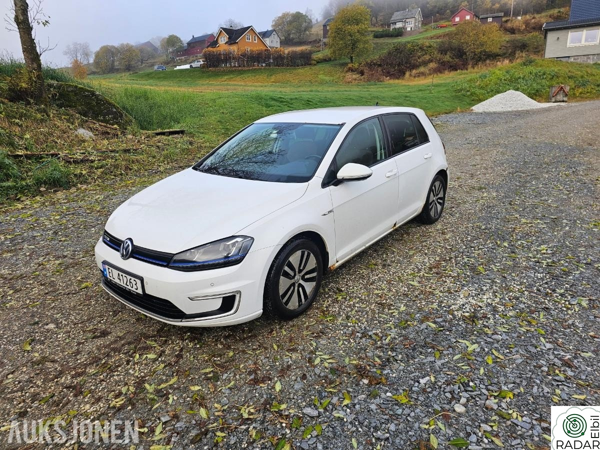 VOLKSWAGEN GOLF Adaptiv cruisekontroll, Ryggekamera, Navigasjon
