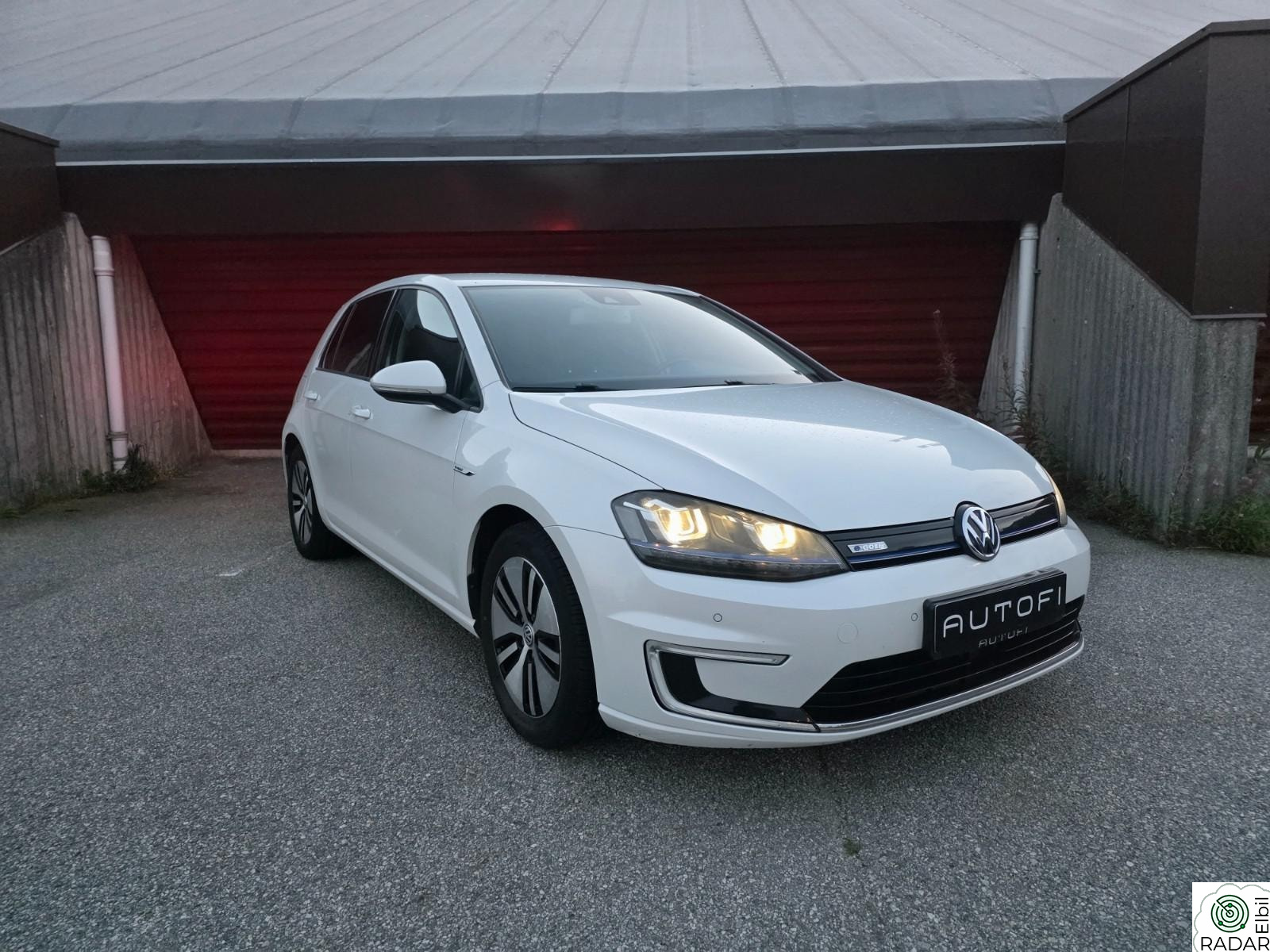 VOLKSWAGEN GOLF e-GOLF/ACC/Laneassist/Navi/Dynaudio/LED/Skinn/++