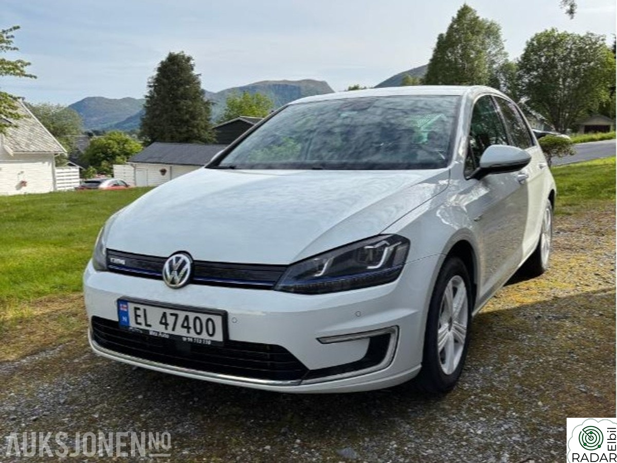 VOLKSWAGEN GOLF adaptiv cruisekontroll ryggekamera s+v dekk