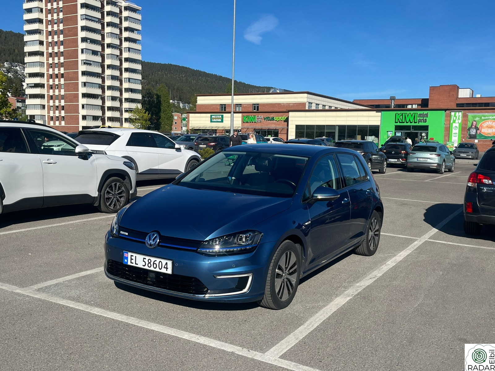 VOLKSWAGEN GOLF