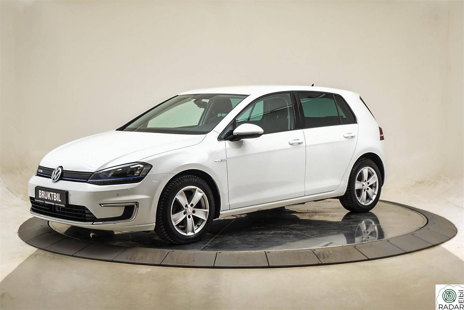 VOLKSWAGEN GOLF e-Golf Apple Carplay/DAB/R.kam/Navi+