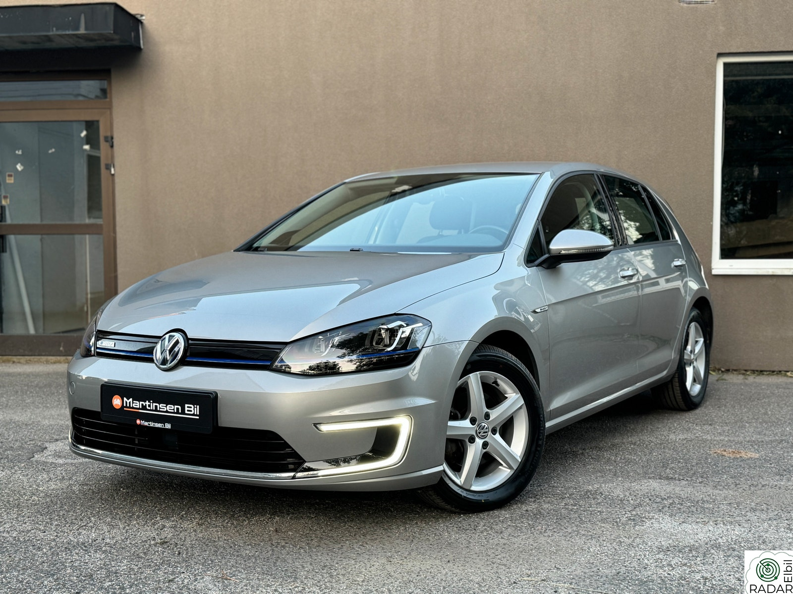 VOLKSWAGEN GOLF LAV KM | NY SERVICE | ACC | R.KAMERA | DAB | NAVI |