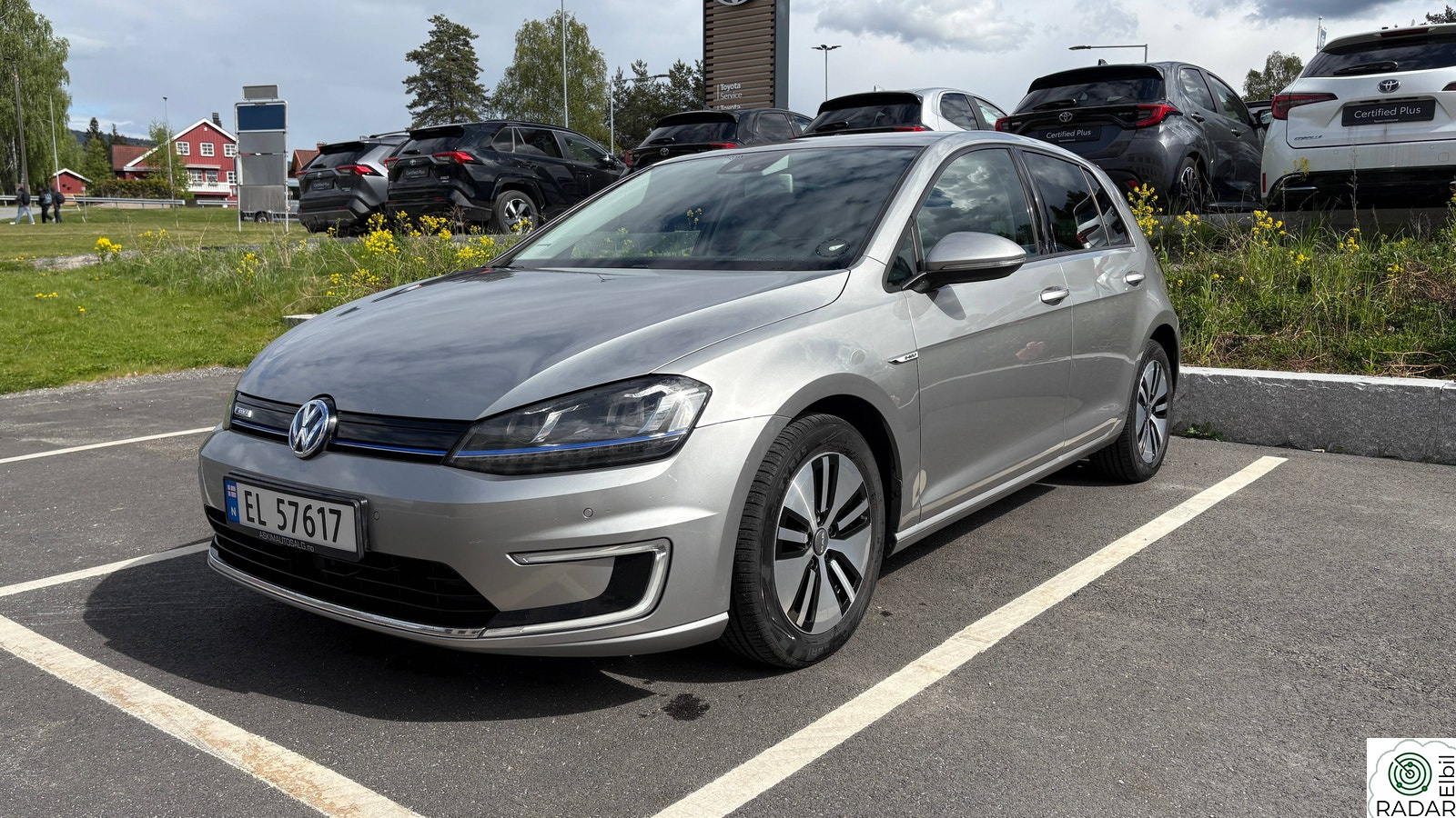 VOLKSWAGEN GOLF