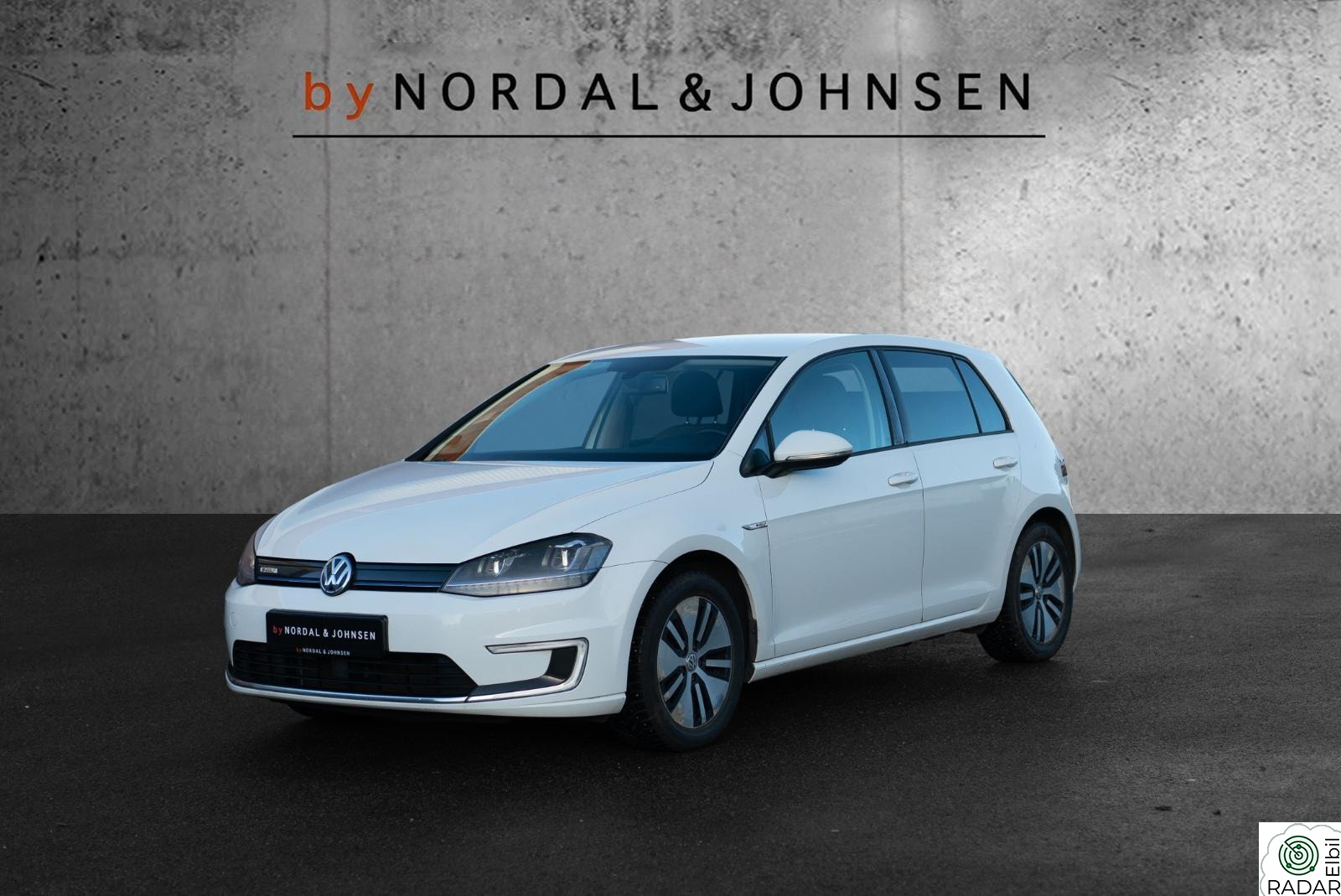 VOLKSWAGEN GOLF EU 2027! ADAPTIVECRUISE RYGGEKAMERA NYSERVET OUTLET