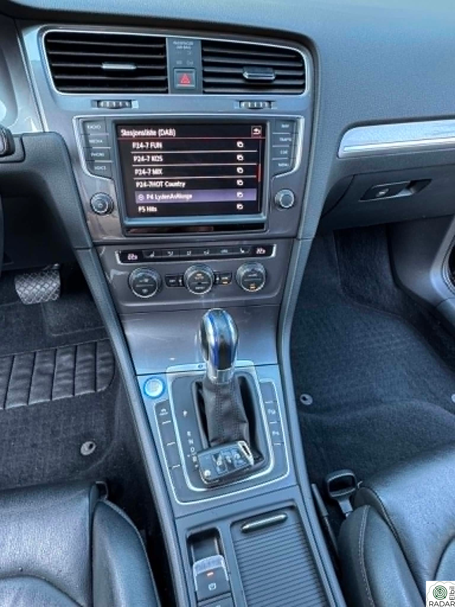 VOLKSWAGEN GOLF