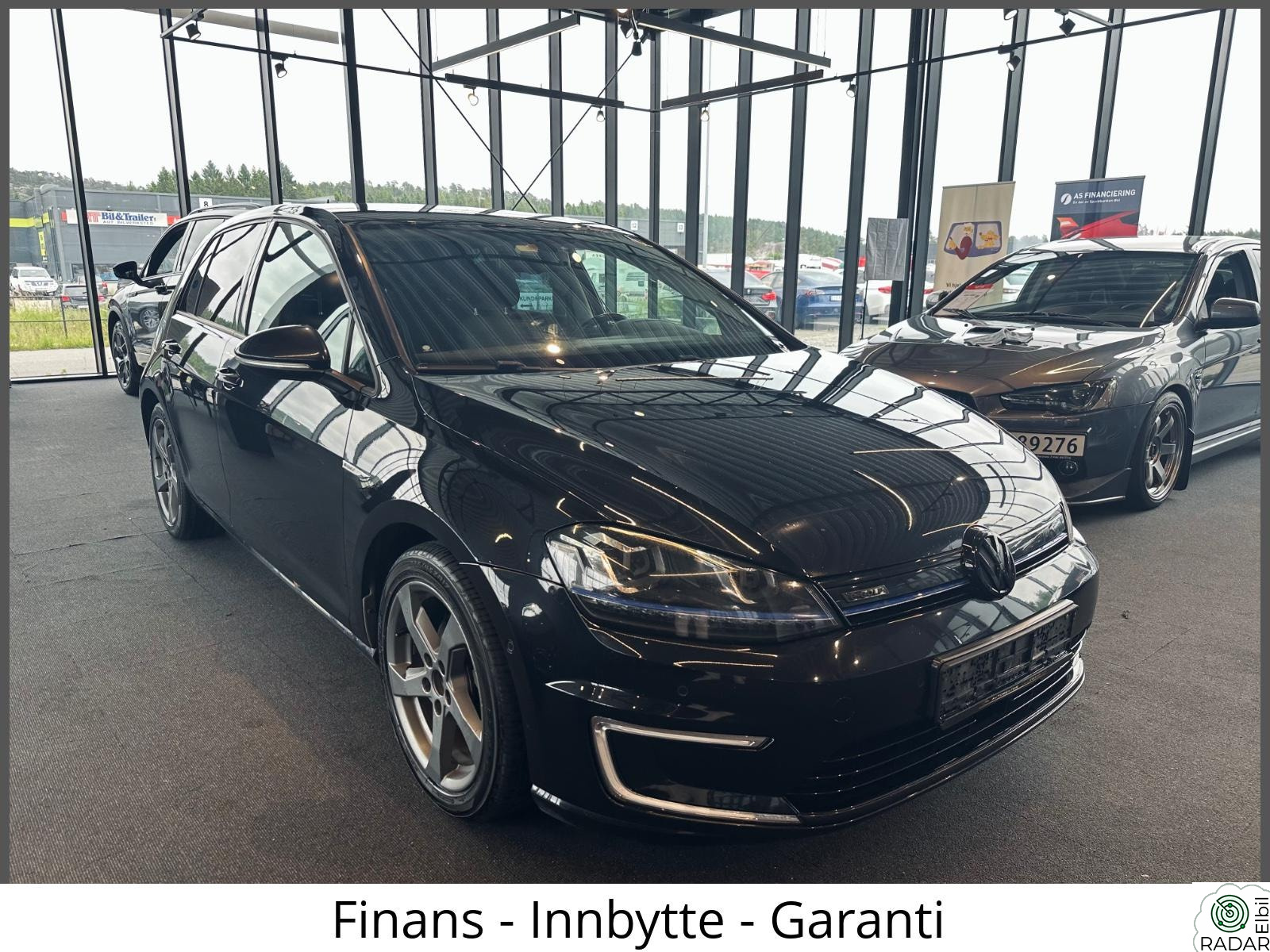 VOLKSWAGEN GOLF ACC/ Keyless/ R.Kamera/ Navi/ DynAudio/ Ny Service/+++