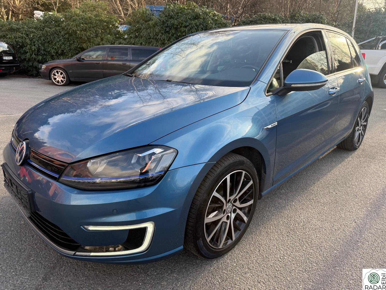 VOLKSWAGEN GOLF eGolf Exclusive ACC Skinn R-Kam DAB PDC CCS AUX AC NAVI