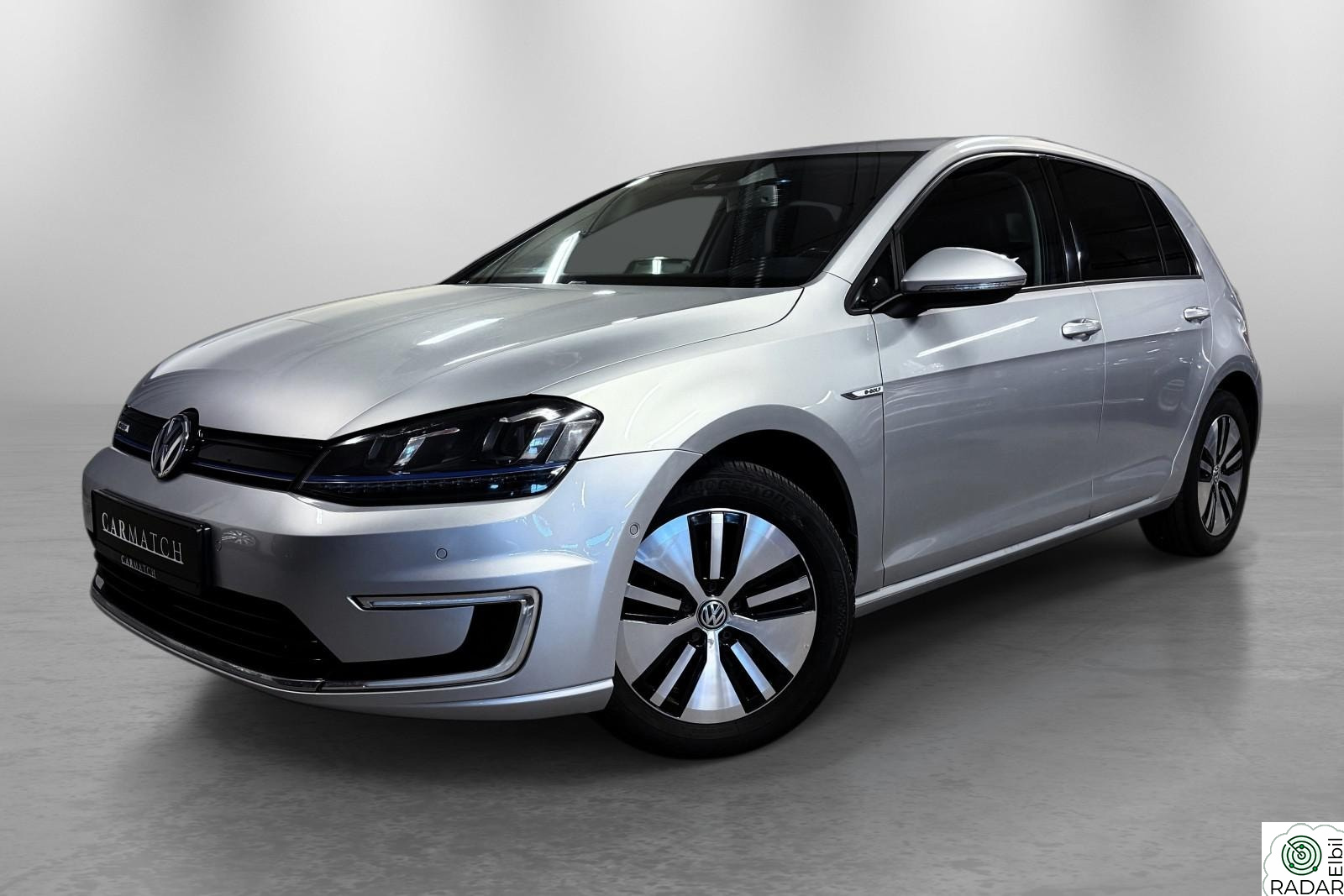 VOLKSWAGEN GOLF Skinn navi DAB Privasy glass ++