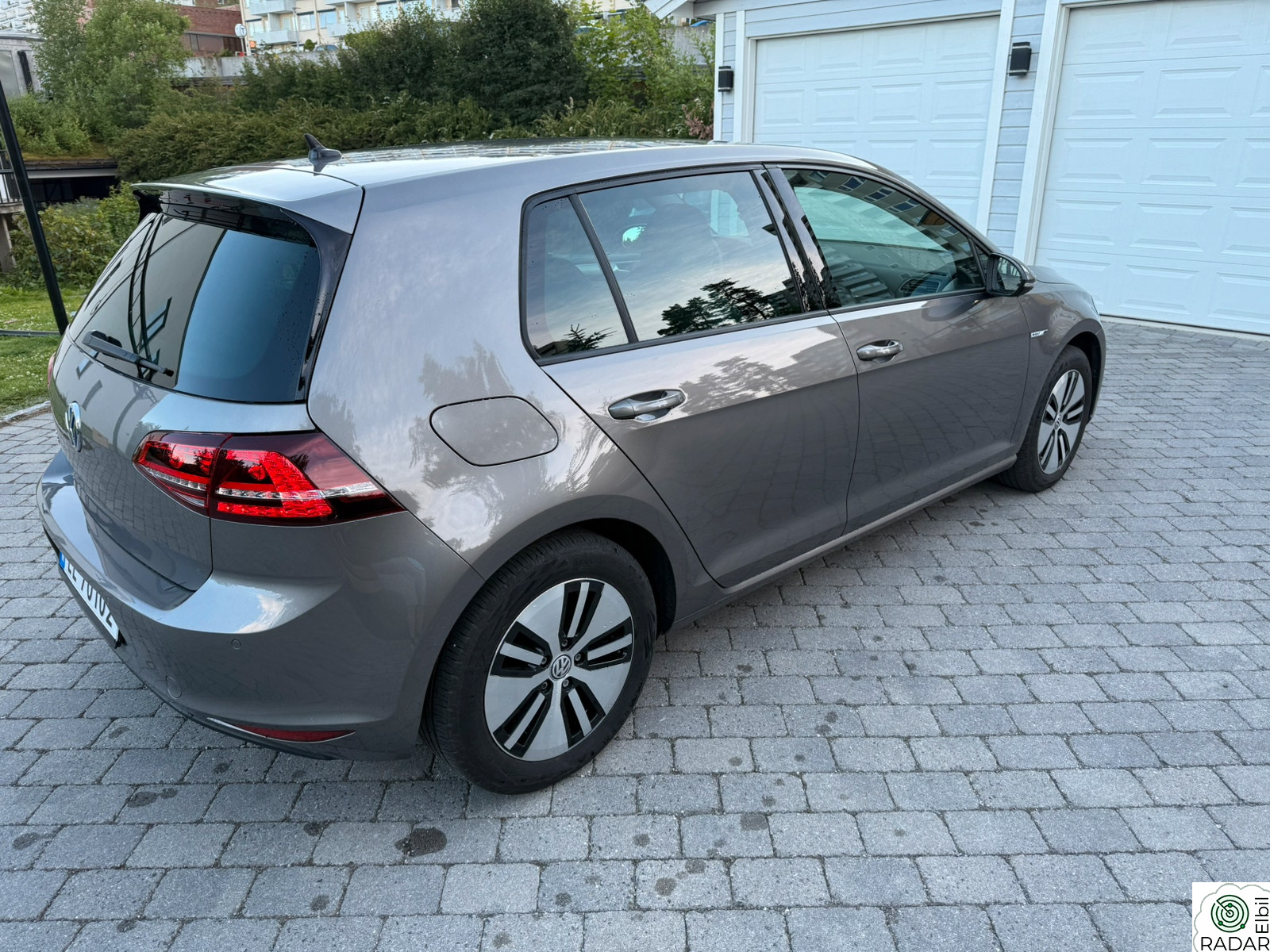 VOLKSWAGEN GOLF E-Golf 5D 115HK m/varmepumpe og skinnseter