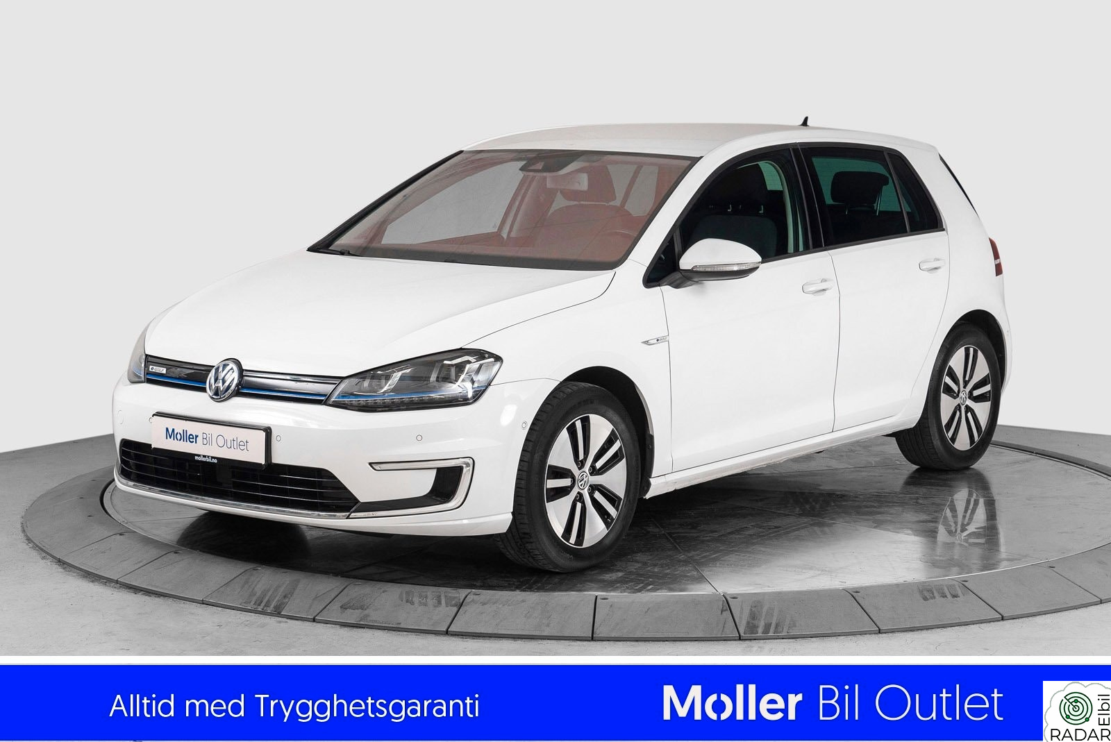 VOLKSWAGEN GOLF Basismodell - R.Kam, LED, Navi, ACC