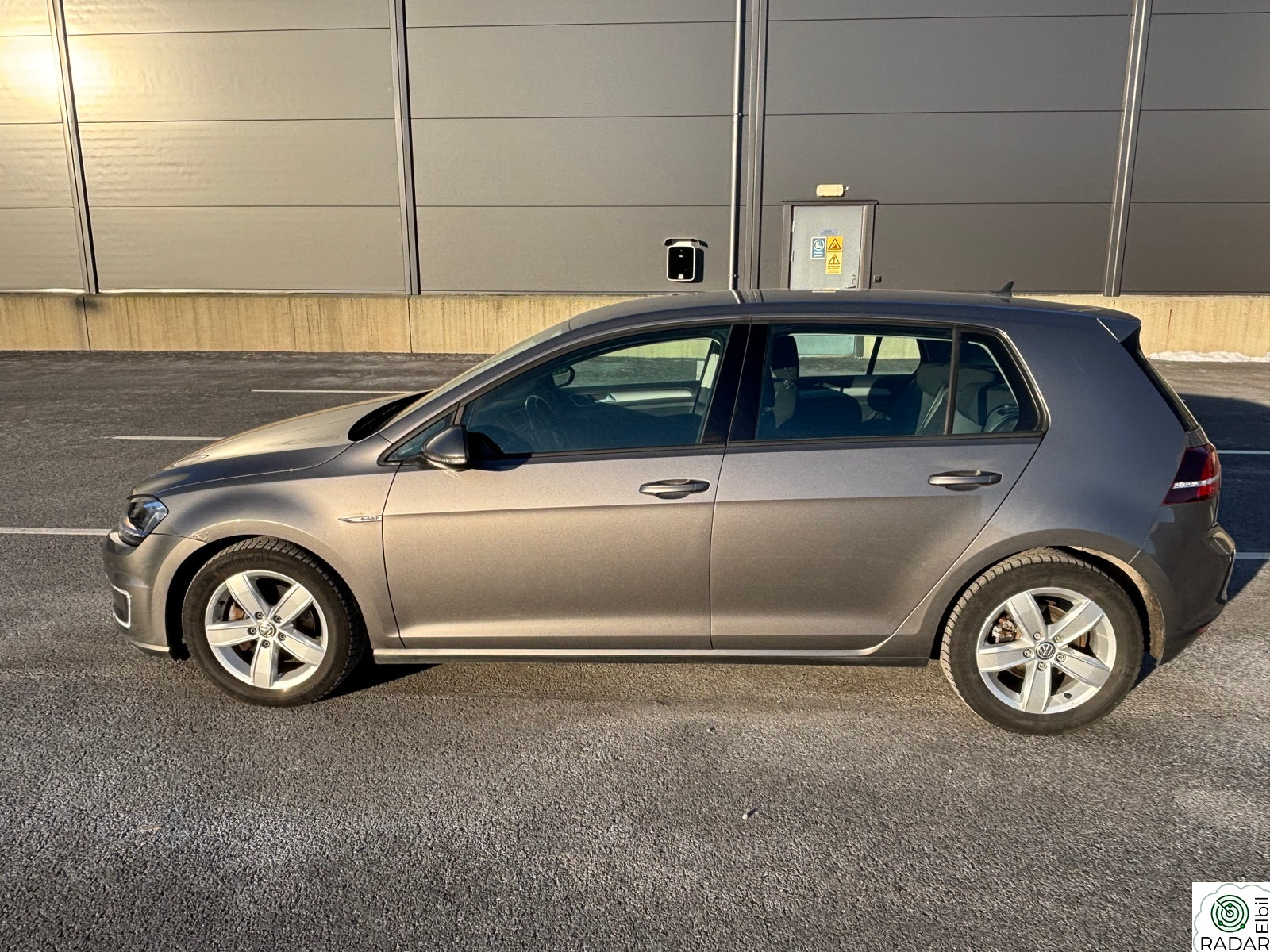 VOLKSWAGEN GOLF E-Golf, lav km, EU til Mars 27.