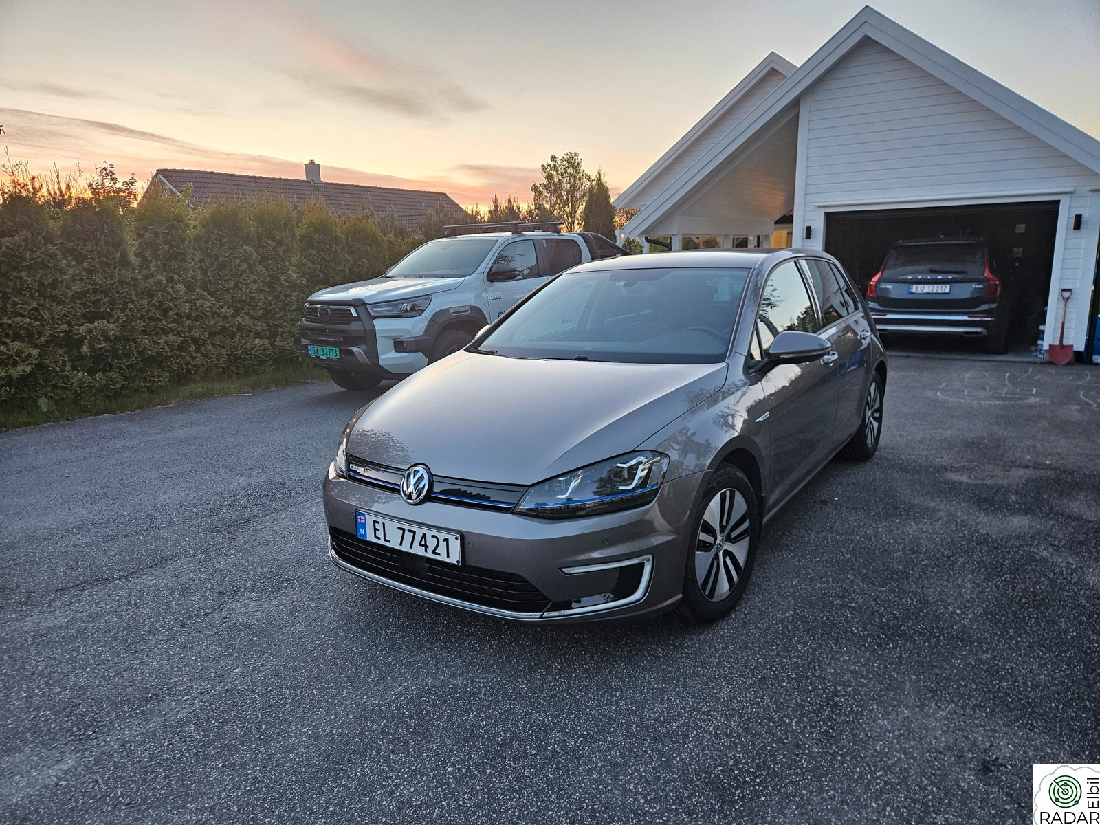 VOLKSWAGEN GOLF