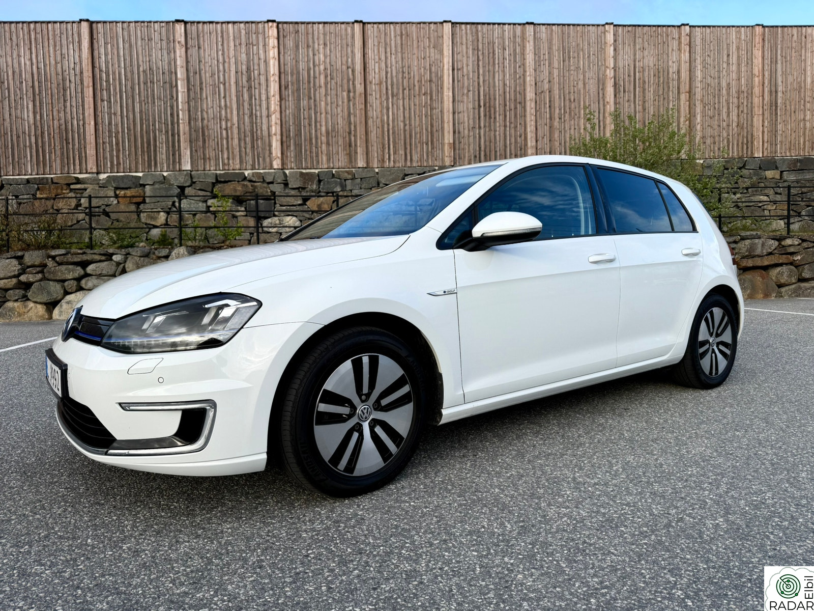 VOLKSWAGEN GOLF EL rekkevidde 166km EU til 06.07.2027