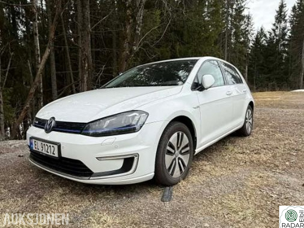 VOLKSWAGEN GOLF adaptiv cruisekontroll ryggekamera skinnseter eu ok 02