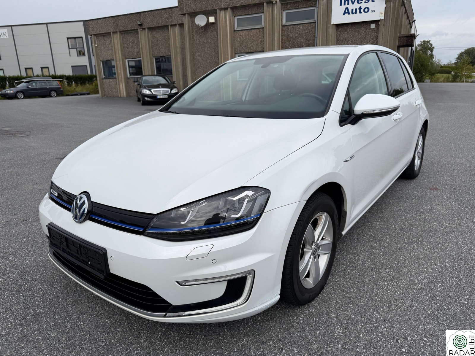 VOLKSWAGEN GOLF 85Kw-115Hk Comfort DAB Navi Kamera K-Less NyEu