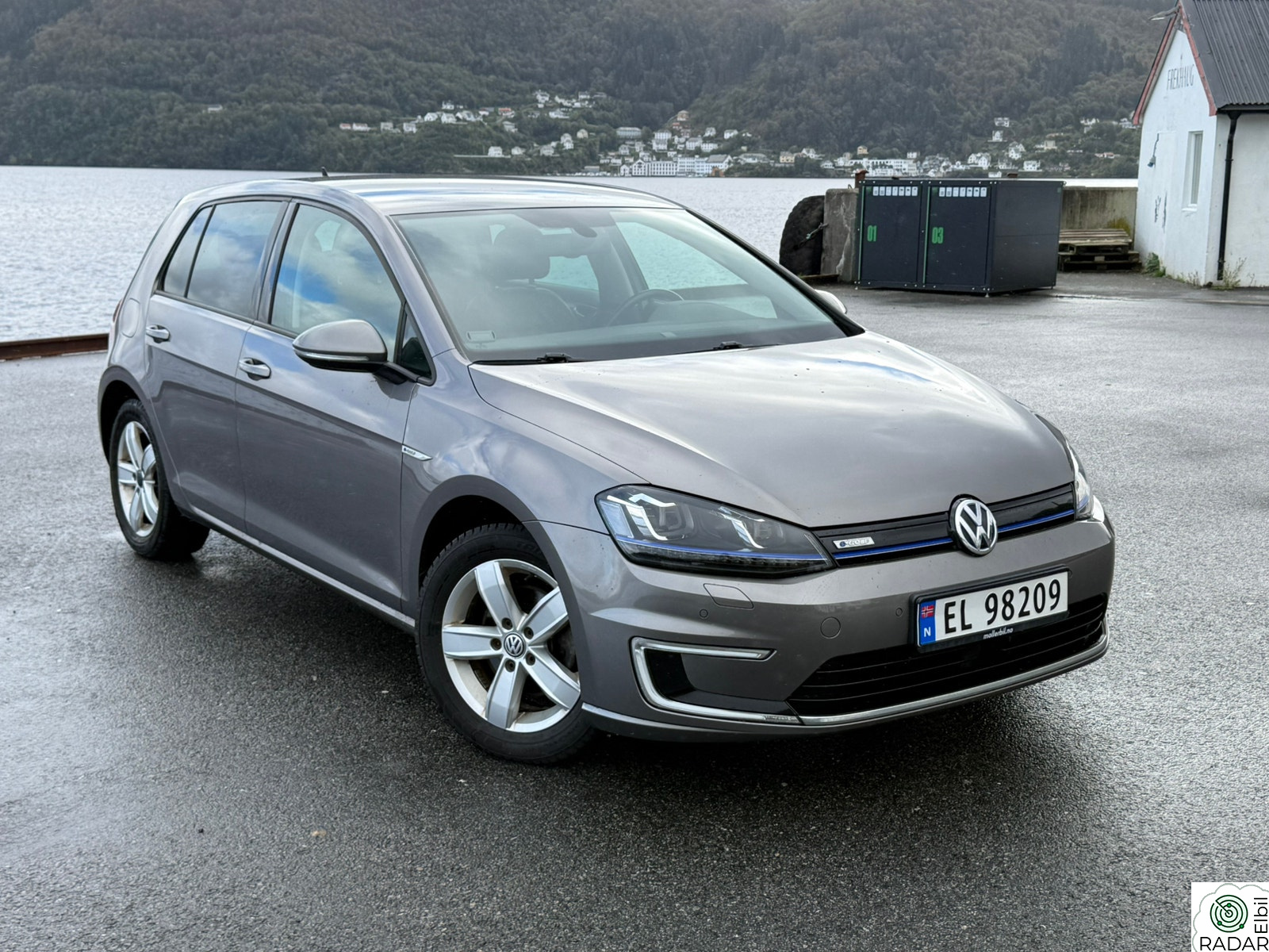 VOLKSWAGEN GOLF Exclusive