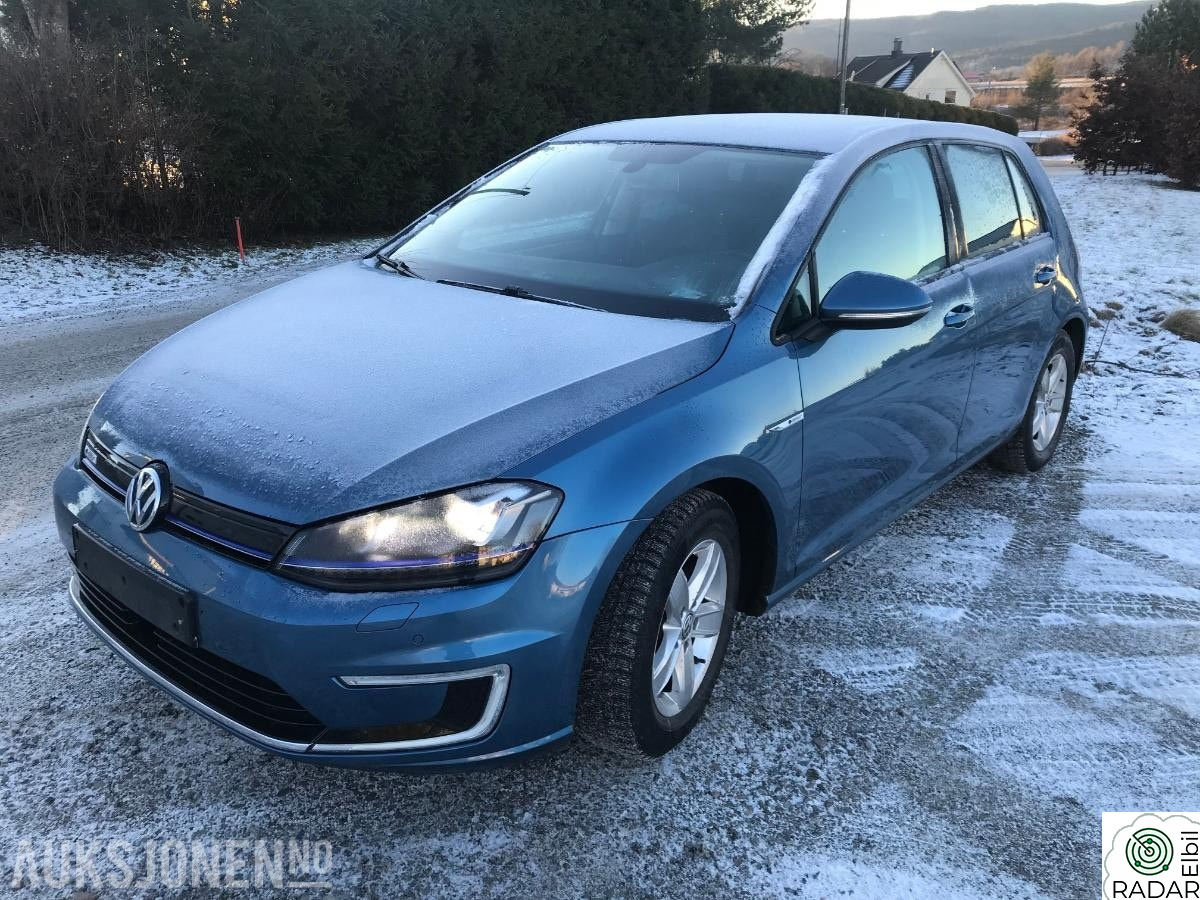 VOLKSWAGEN GOLF MULTIRATT ADAPTIV CRUISE LAV KM SERVICER KUN 61.300km E