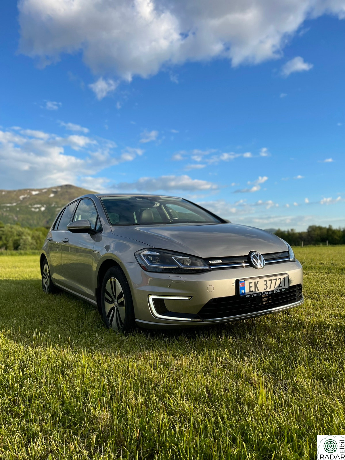 VOLKSWAGEN GOLF E Golf, 300 KM