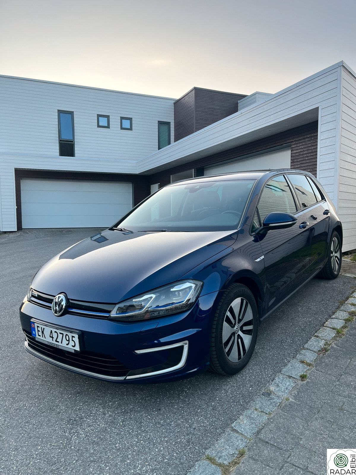VOLKSWAGEN GOLF e-Golf 100kW 136hk, Skinn
