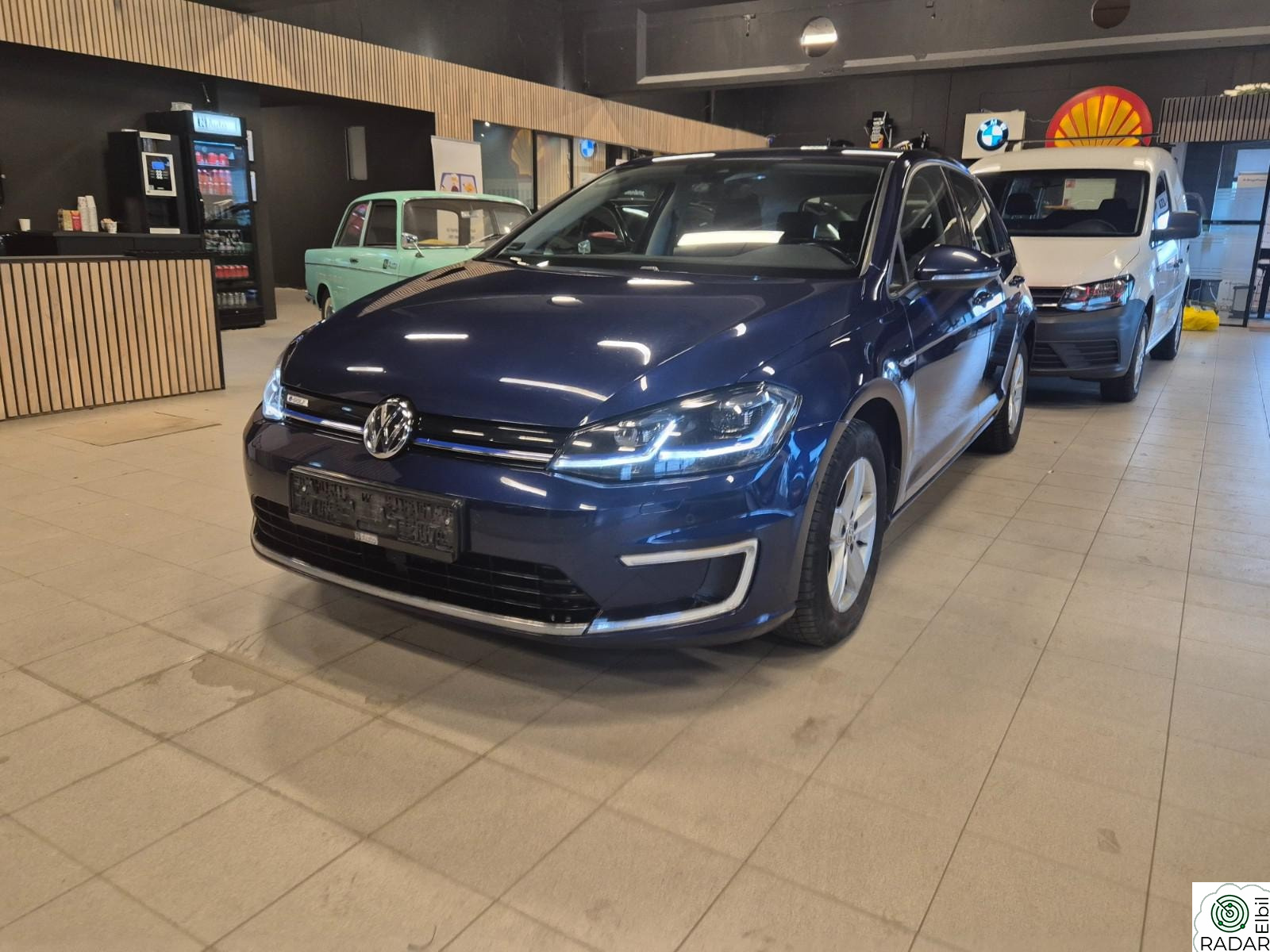 VOLKSWAGEN GOLF Info display/Navi/CC /R.Kam/ 300km/ Ny eu