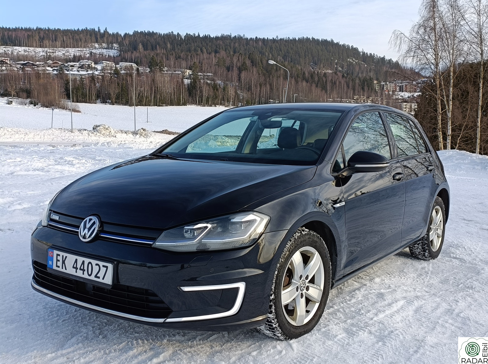 VOLKSWAGEN GOLF E-Golf 300KM/136 HK/EU-27 – mye utstyr