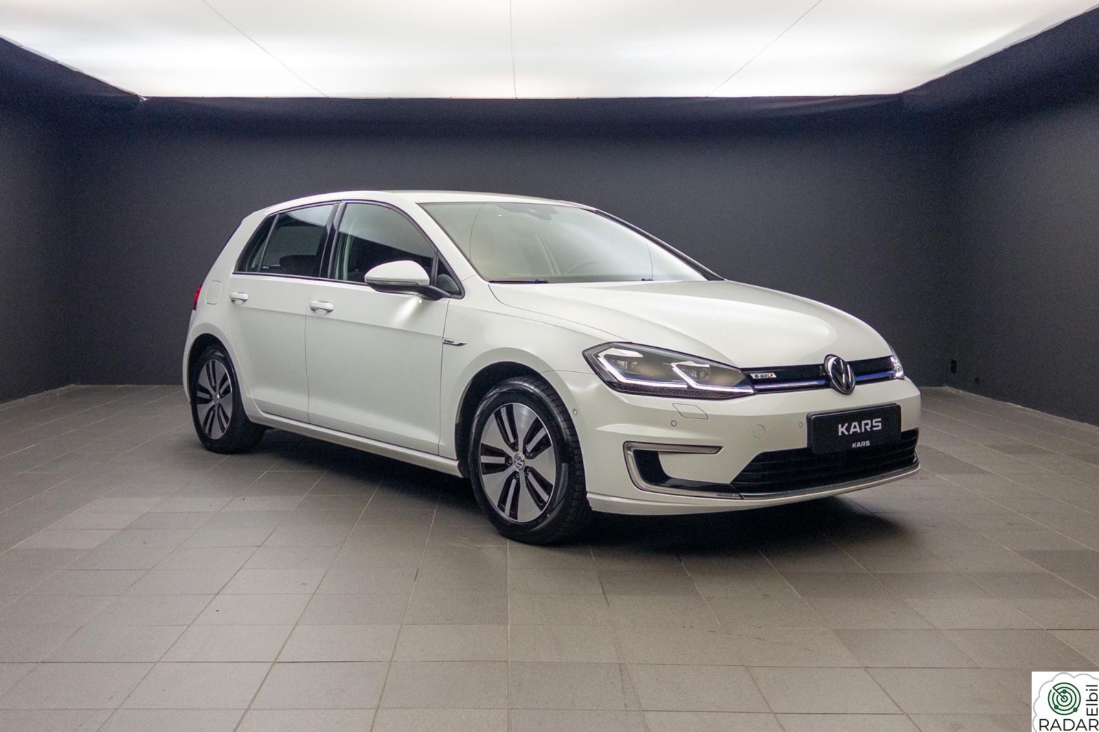 VOLKSWAGEN GOLF /Adaptiv Cruise /Keyless /Blindsone /Kamera /App.Con++