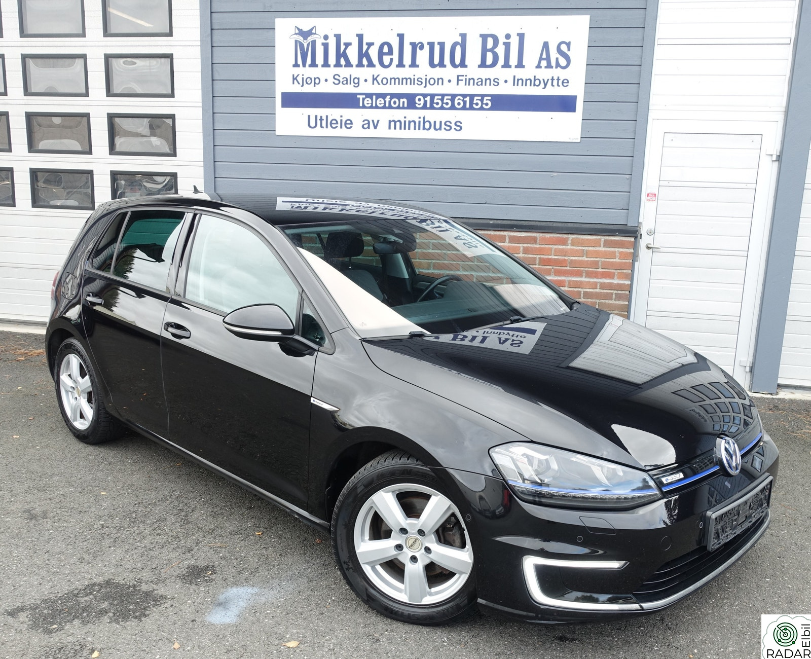 VOLKSWAGEN GOLF Trend 190 km  R kamera Navi Xenon Led