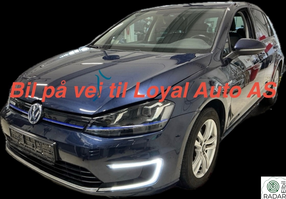 VOLKSWAGEN GOLF eGolf Exclusive ACC Skinn R-Kam DAB PDC CCS AUX AC NAVI