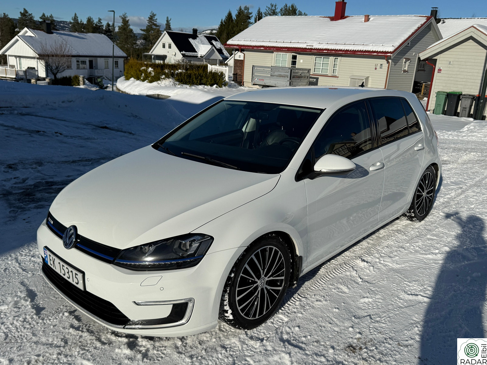 VOLKSWAGEN GOLF Acc/ Led/ Skinn/ Senket