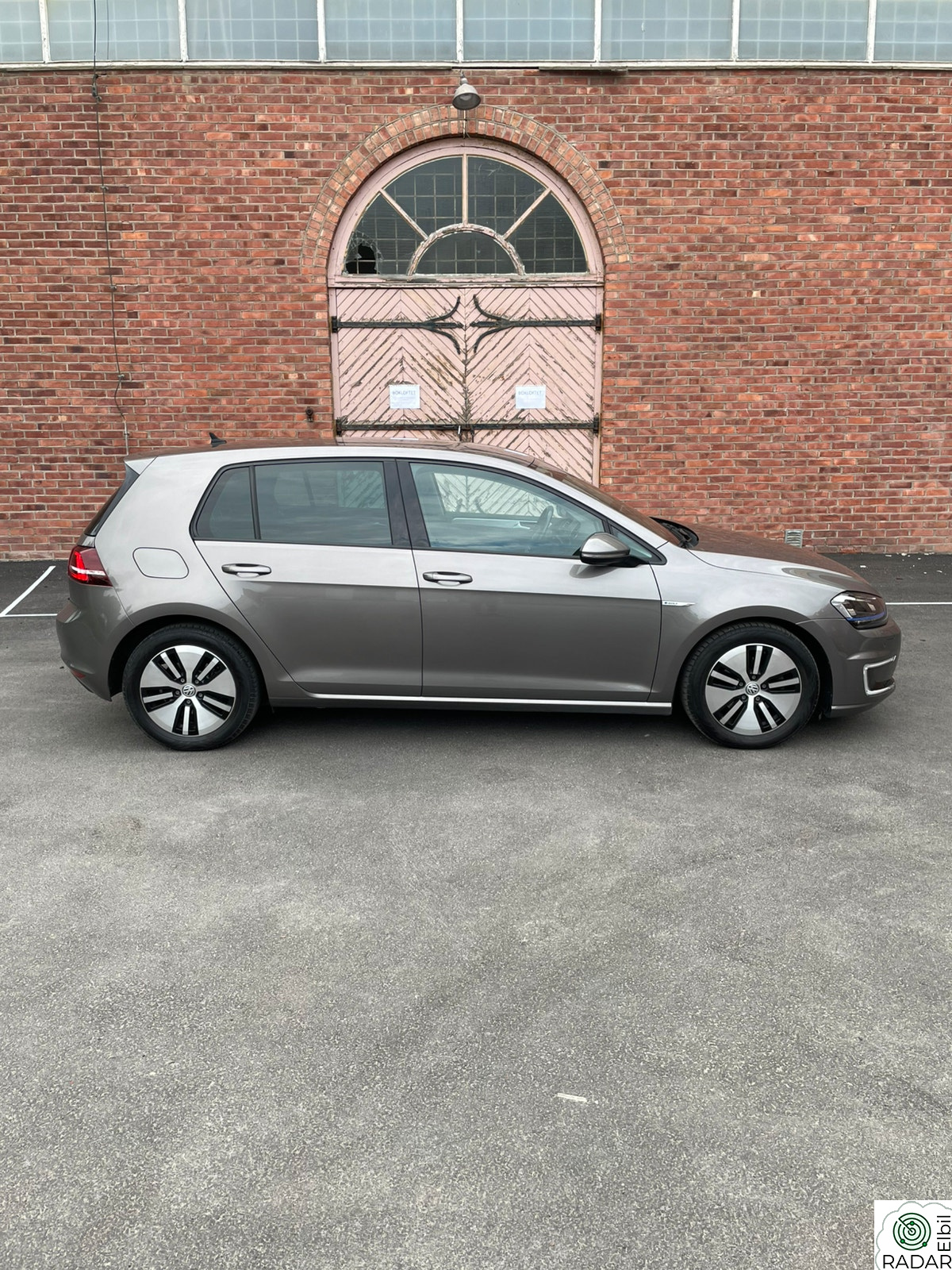 VOLKSWAGEN GOLF 21,8 kWh